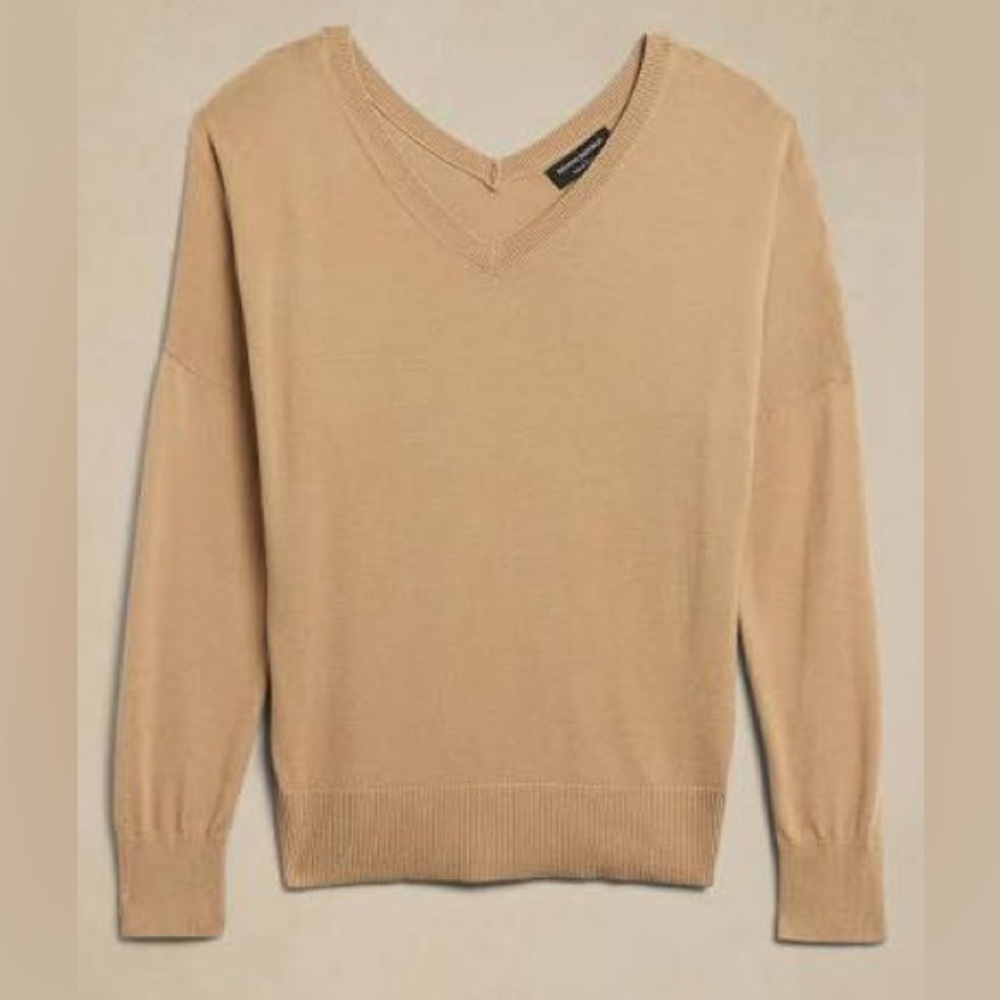 Banana Republic Women's Forever Sweater Camel V-Neck